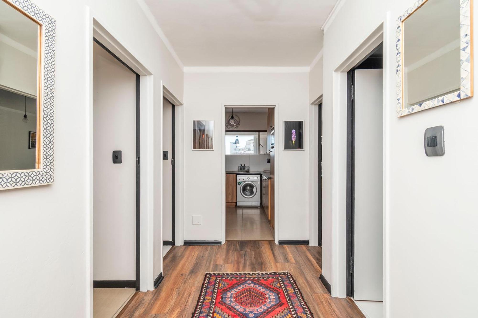 Apartment Lovely Seapoint Escape