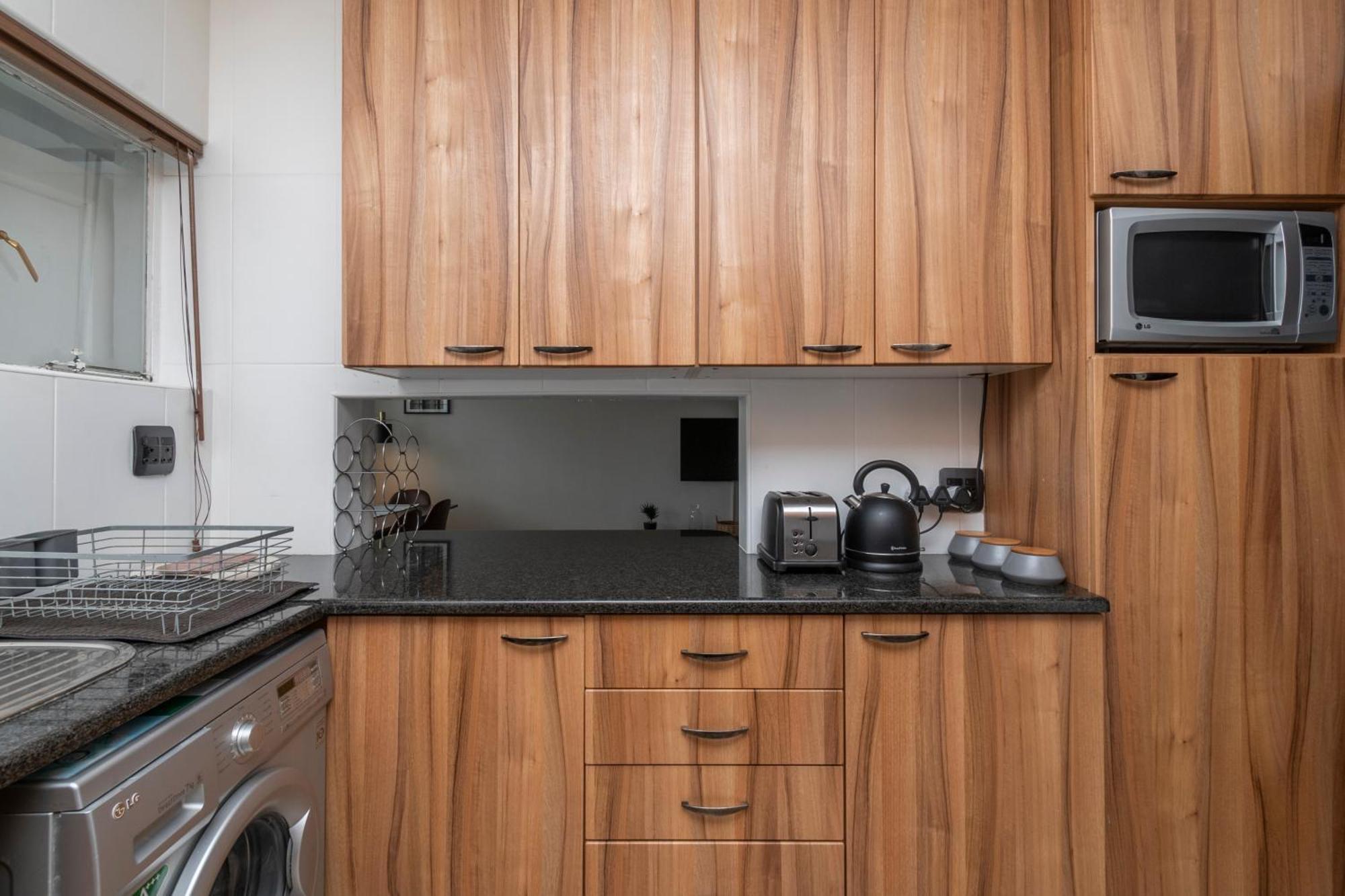Lovely Seapoint Escape Apartment Cape Town